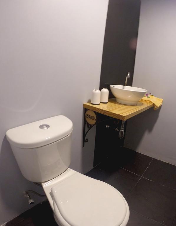 Blackpine Hostel 메딜린 외부 사진