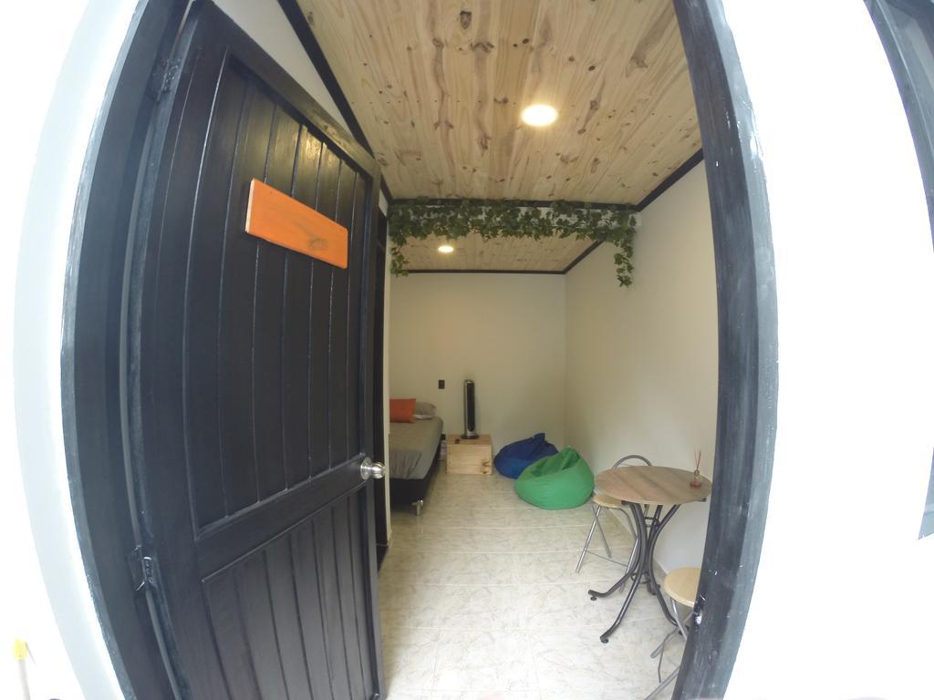 Blackpine Hostel 메딜린 외부 사진
