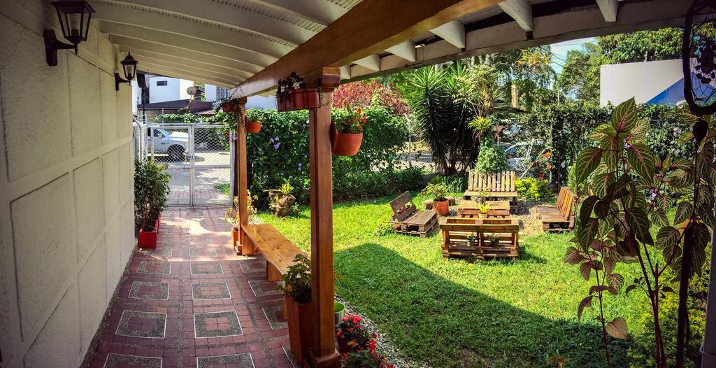 Blackpine Hostel 메딜린 외부 사진