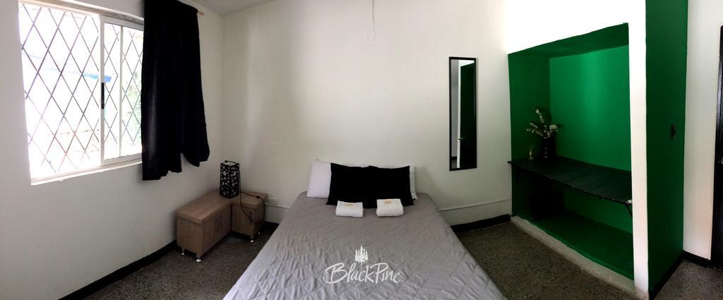 Blackpine Hostel 메딜린 외부 사진